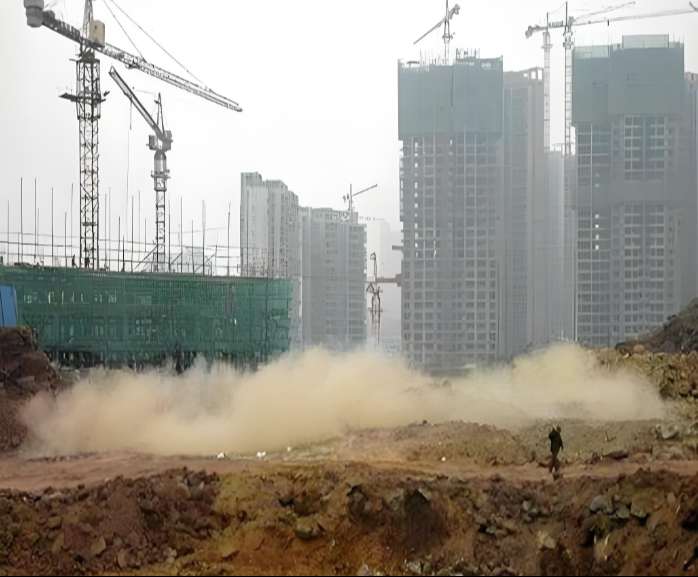 工地?fù)P塵治理難？揚(yáng)塵監(jiān)測(cè)系統(tǒng)成破局利器！